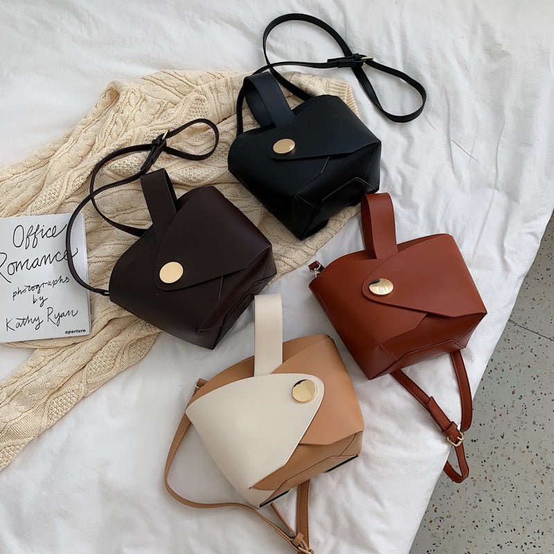 Solid color shoulder bag - Elora Moda