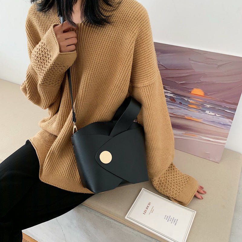 Solid color shoulder bag - Elora Moda
